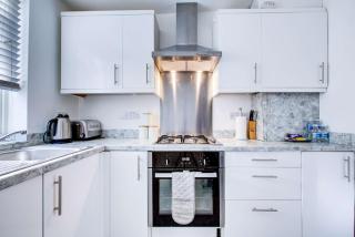 Newly Refurbished 3 Bed 2.5 Bath House in Staines - 2