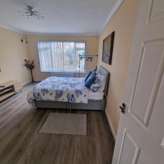 Clover Crest - 3-Bedroom House - 2
