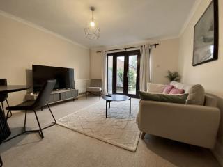 Comfortable 2 Bedroom House in Bracknell - 9