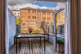 Henderson House - West End 3 Bedroom Family Home - 2