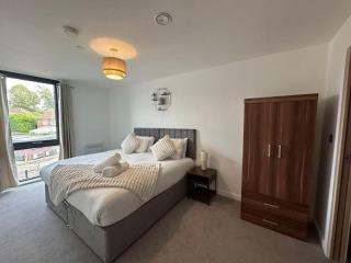 Modern Central York Apartment - Free Parking & Gym - 3