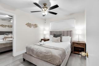 Hollywood 4BR Home with Private Heated Pool - 9