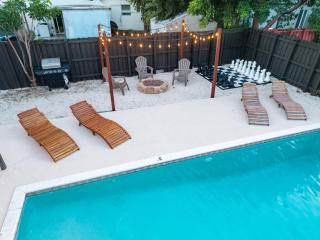 Hollywood 4BR Home with Private Heated Pool - 8