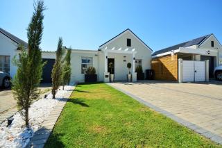 Montbleu 3 Bed 3 Bath House in residential security Estate - 0