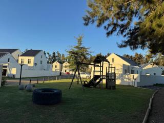 Montbleu 3 Bed 3 Bath House in residential security Estate - 2