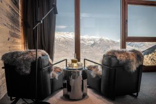 HelloCHALET Chalet Les Fleurs - Scenic Alpine Escape 70 metres from the cable car - 3