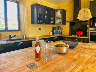 Charming country house retreat with swimming pool Douzillac - 9