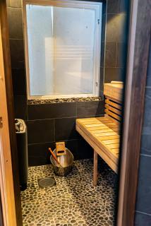 Luxury Lakefront House Gothenburg with Private Jetty, Boat & Paddleboards - 9