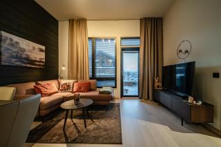 Le Chalet Lingonberry D3 Ski-in Ski-out, Hot Tub by Aavalevi - 5