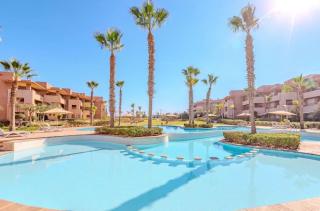 Luxury 3BD Golf View Pool Fast Fiber WiFi - 4