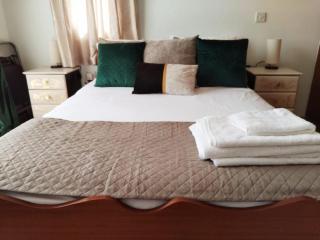 Beautiful 2 Bedroom Apartment - 3