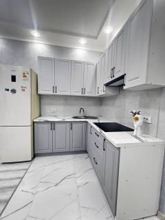 In the very center of the city, a business-class golden square with a view of the mountains - 2