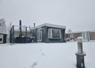 Chalet Jade op camping It Wiid in Eernewoude - 1