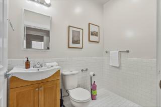 Stylish Loft in the Heart of NW Portland - 1