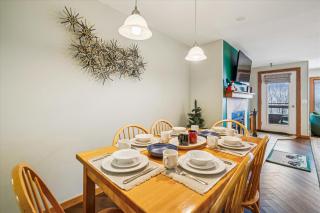 Highridge B14 Enjoy the view ski back trail shuttle service sports center - Killington - 8