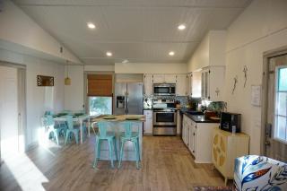 Anna Maria Island Beach Shack Walk to Beach & Bay - Bradenton Beach - 9