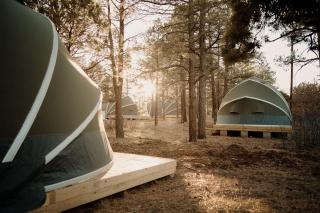 Mountain Yurt Queen Bed Bunks Winter Stay - 2