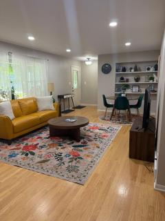 Par-fect Escape on Lake Windsor Golf Course - 9