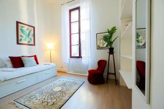 Cosy Traditional Old Stone Townhouse in Bastide - 2