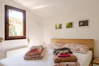 Green house Peroj, WI-FI, FREE PARKING, GARDEN, HOT TUBE, PET FRIENDLY - 1