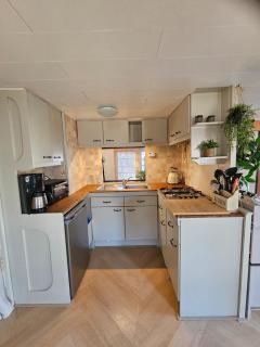 Chalet Inn de Natuur met Veranda bij Brunssummerheide! - 3