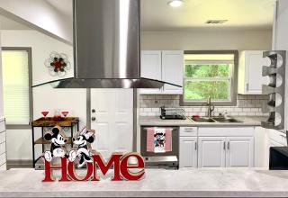 Spacious Home (3BD/2BA) on a Hill near Dwntwn ATL - 1