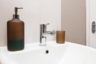 Stylish 1-Bedroom City Centre Apartment, Cardiff - Cardiff - 1