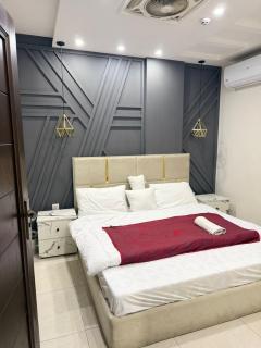 Midway luxury suites - 9