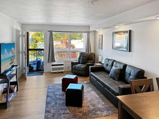 Walk to Landing and convention center beautiful - 6