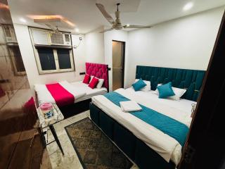 Hotel Bharat - Main Bazar - 4