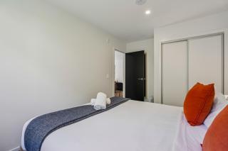 Stylish 2BR Queenstown Retreat - Walk to Town - 1