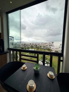 Chic studio with balcony, quiet & bright - 3
