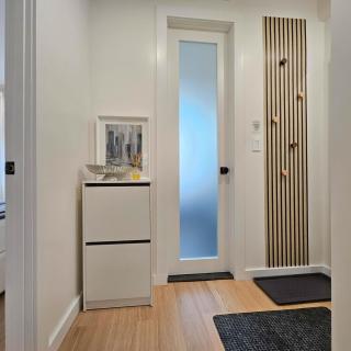 Bright Modern 2-bedroom apartment - Prime Astorioa - near subway - 2