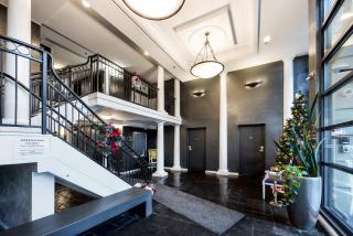 Modern 99WS DT Studio Space Needle & Lumen Field - 4