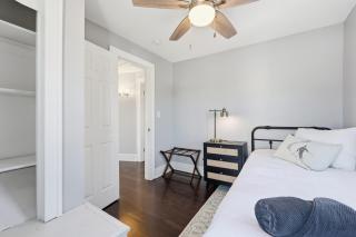 Minutes to Beaches - Home Theater, Couples Retreat - 8