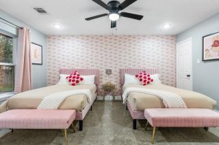 Luxury Stay with Hot Tub & Theater - 5