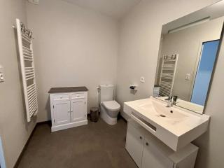 Appartement PMR avec balcon, piscine, parking et plage à La Tranche-sur-Mer - FR-1-194-229 - 1