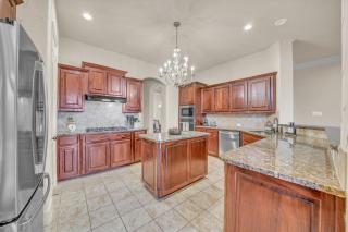 New Luxury Retreat with Skyline Views & Theater - 1