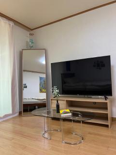 1 min to Sinchon Station, large room, prime location, Only room with a bathtub - 6