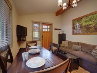 Hot Tub - Pet Friendly - Cozy Escape with Fire Pit - 5