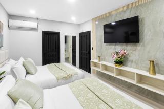 16 Luxe House Pool Table BBQ 20 min Airport - 4