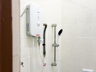 Family Landed 4BR 11 Pax Free Parking and Netflix - 8