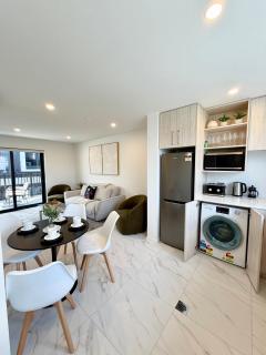 Modern CBD Parkview Townhouse with Stadium View - 9