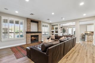 Luxury Desert Retreat - Pool, Spa, Movie Theater - 7