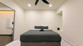 Batu Caves Landed Home for 10 Pax with Free WiFi & Netflix - 2