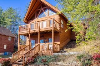 ER16 - Mountain Blessing - Great location - Close to town! cabin - 0
