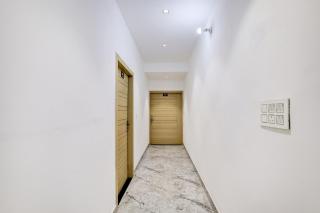 Super Townhouse Mohali Bus Terminal Formerly Hotel Hm Crystal - 1