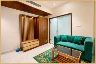 Hotel Varuna vedangama Near Vishnath Temple - Lift, Restaurant & Parking Facilities # Air Conditioning Rooms # Best Location - 9