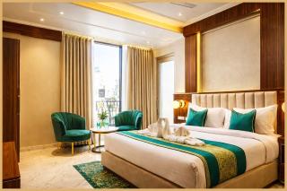 Hotel Varuna vedangama Near Vishnath Temple - Lift, Restaurant & Parking Facilities # Air Conditioning Rooms # Best Location - 6