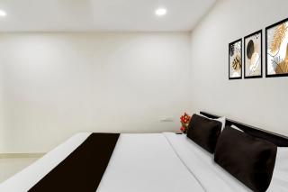 Super Townhouse Golden Temple Manikonda - 4